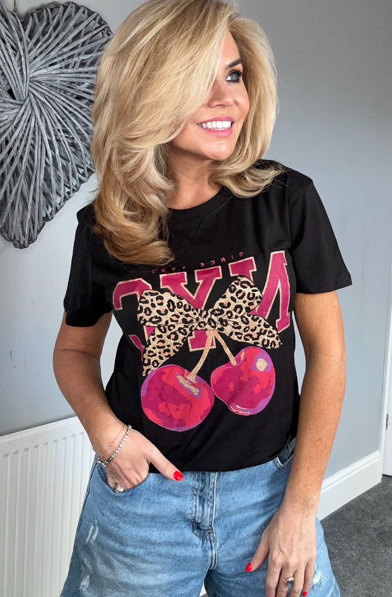 NYC cherry tee black