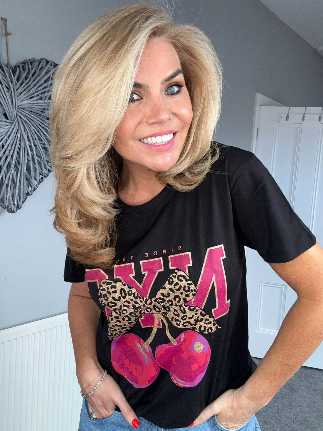 NYC cherry tee black