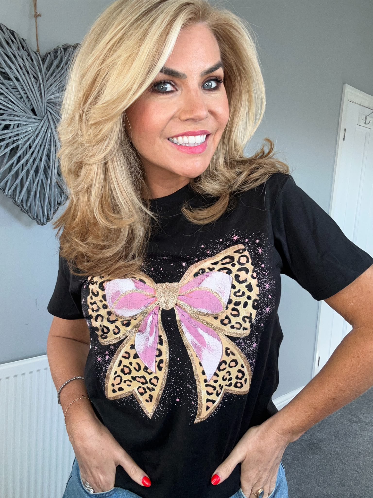 Glitter bow tee black