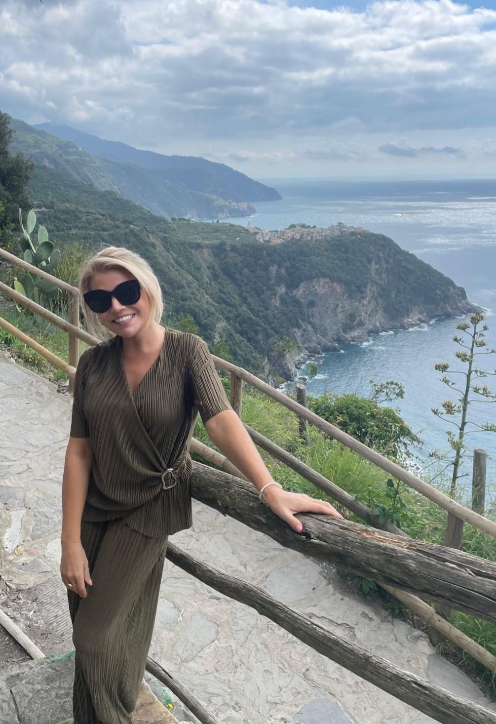 JUST ARRIVED Leanne Campbell EXCLUSIVE plisse buckle detail coord