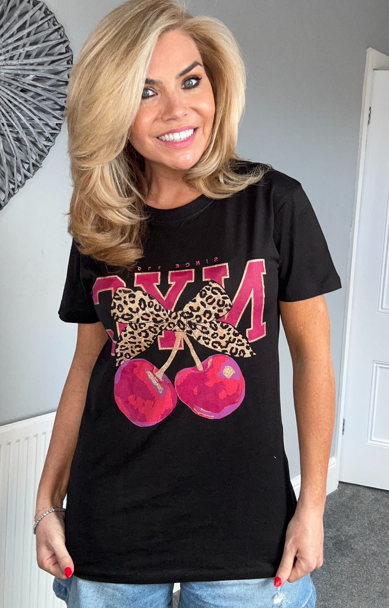 NYC cherry tee black