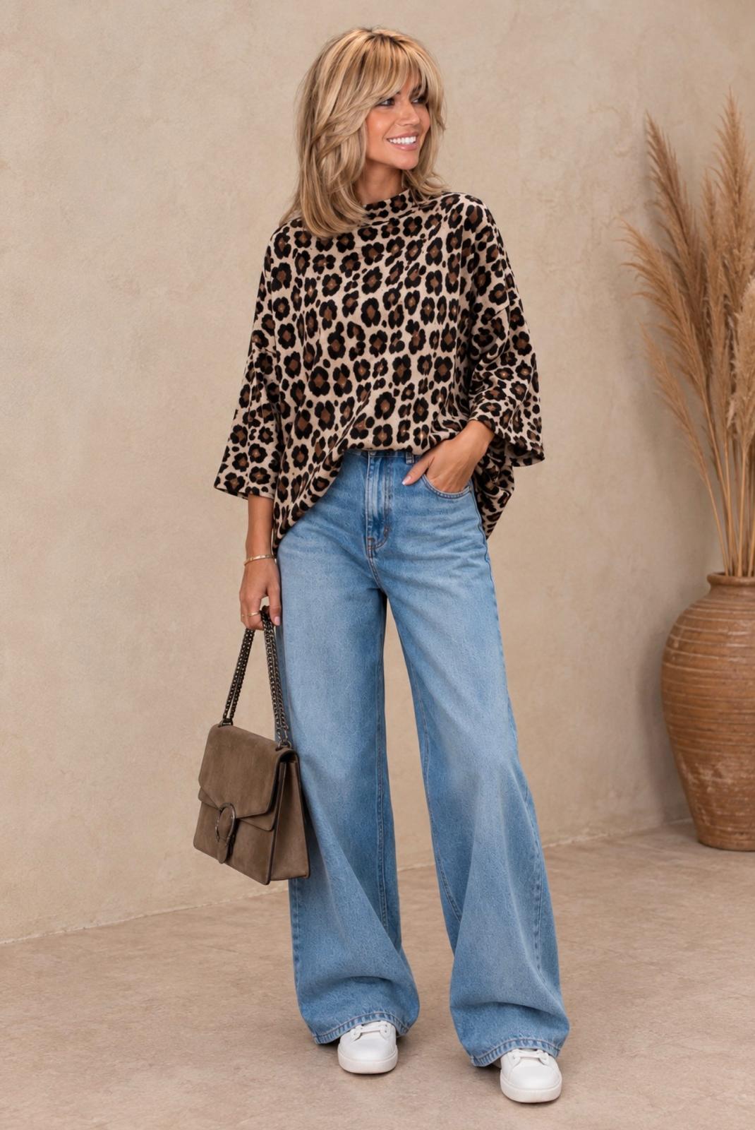 Helena boxy leopard jumper
