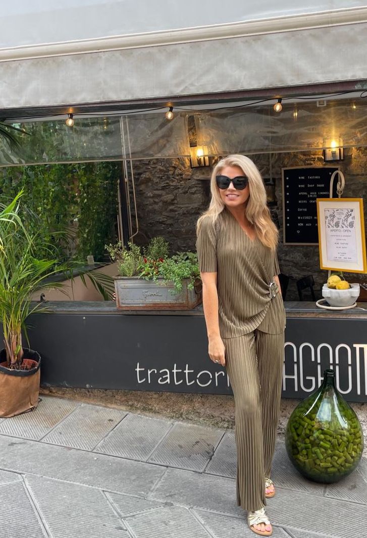 JUST ARRIVED Leanne Campbell EXCLUSIVE plisse buckle detail coord