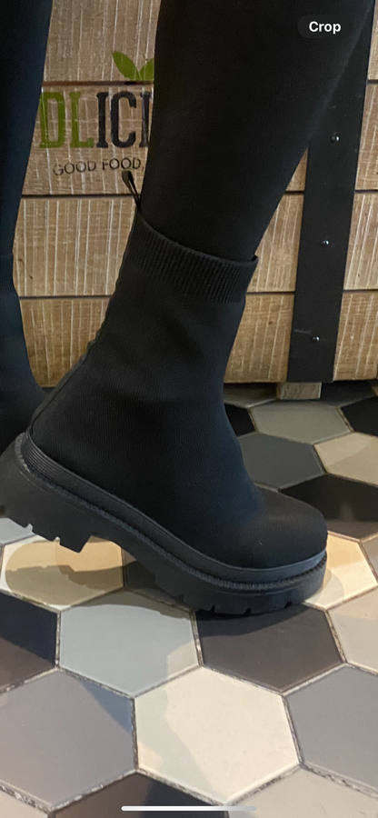 ‘Shelley’ short boot black