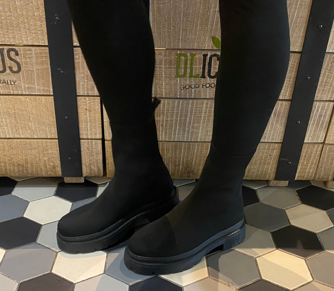 ‘Shelley’ short boot black