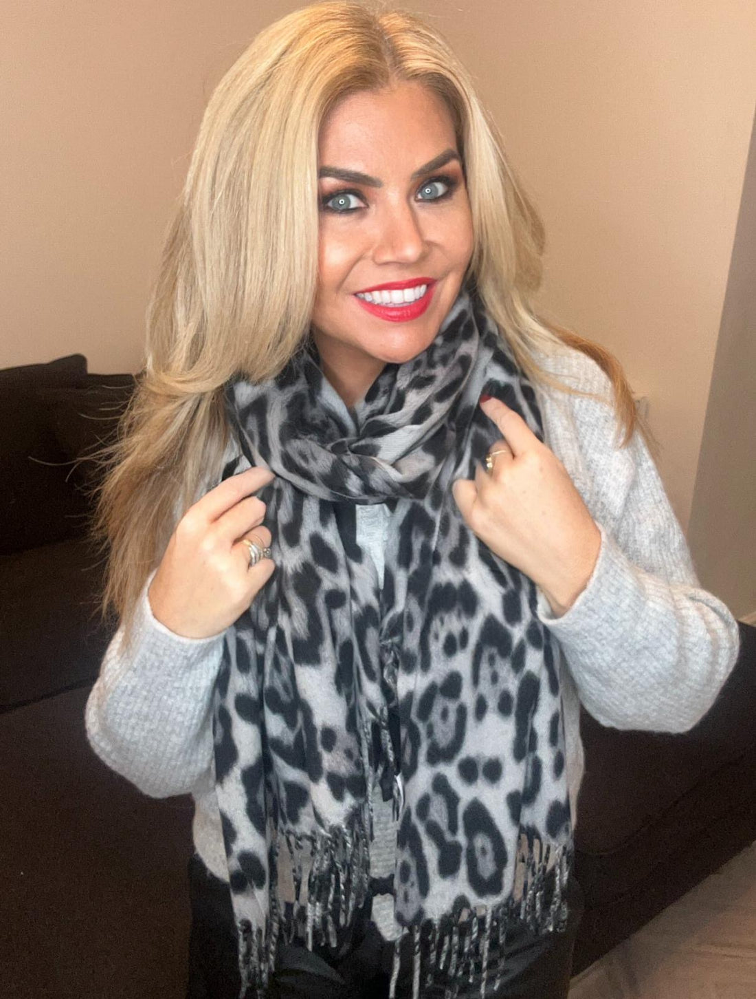 Leopard print scarf black / grey
