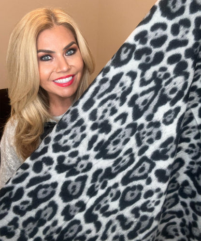 Leopard print scarf black / grey